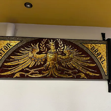 לינה וארוחת בוקר Goldener Adler שארניץ