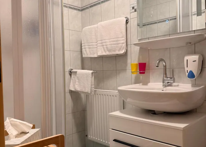 Goldener Adler Couette-café 3*