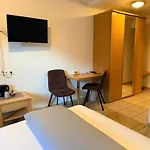 Goldener Adler Oda ve Kahvaltı