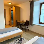 Goldener Adler Oda ve Kahvaltı 3*