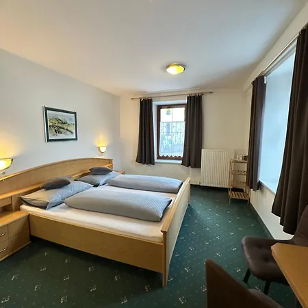 Goldener Adler Bed & Breakfast *