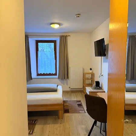 Goldener Adler Nocleg ze śniadaniem 3*