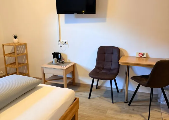 Goldener Adler Bed & Breakfast 3*